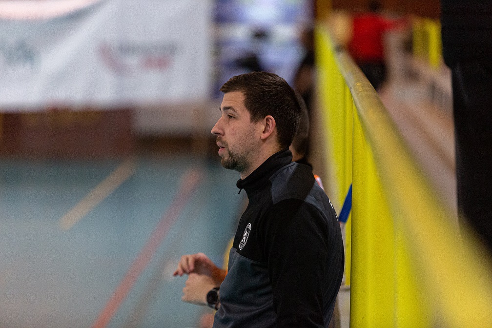 „ROZHOVOR“ – Radeji se zaměřuji na koncepční práci celého klubu, proto mám radost, když je vidět, jak se krůček po krůčku posouváme k těm nejlepším v lize !!!