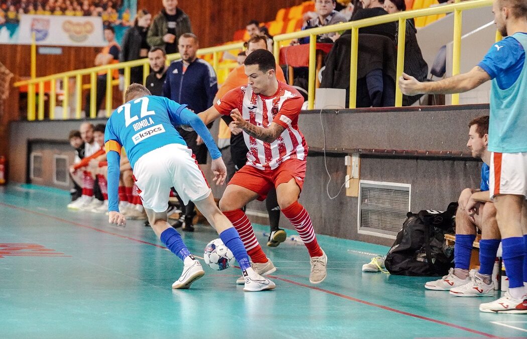 “A” tým – Vyrovnané utkání rozhodl soupeř ve druhé půli ! Liberec padl na Slavii 0:3 !!!